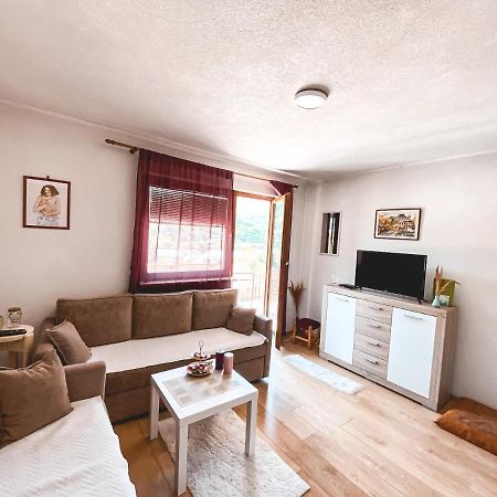 Slatki Dom Fireplace Konjic Ngoại thất bức ảnh